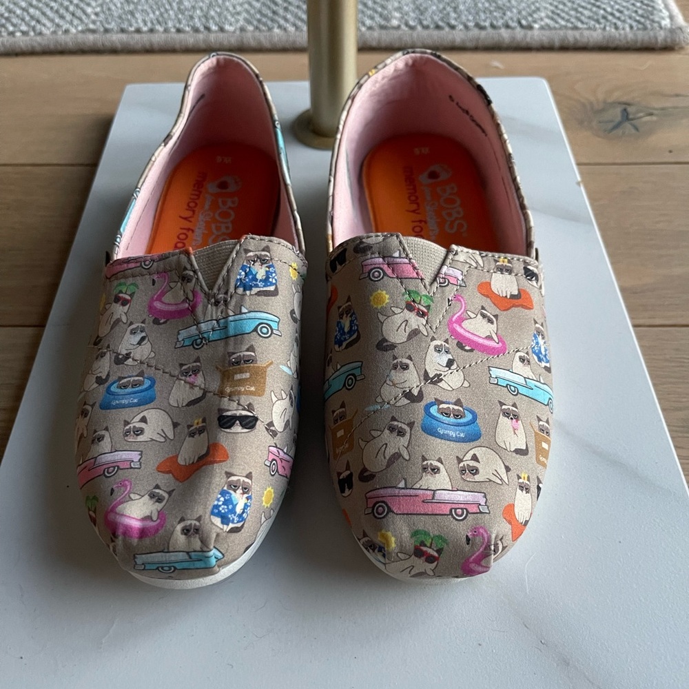 Bobs Sketchers memory foam grumpy cat slip ones